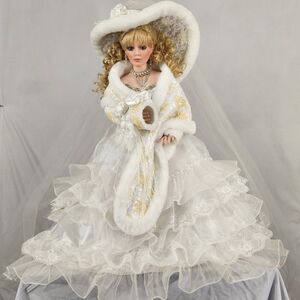 Danbury Mint 26" Beautiful Bride Doll "Winter Bliss" by Rustie Special Edition